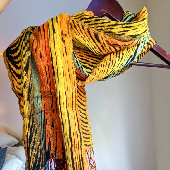 Multi color, handmade scarf - Picture 3 of 3